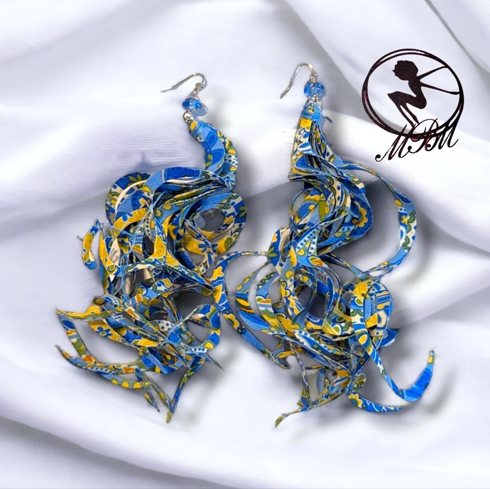 ๐ MBM Pile on the Paisley Swirl Tassel earrings - Picture 1 of 4